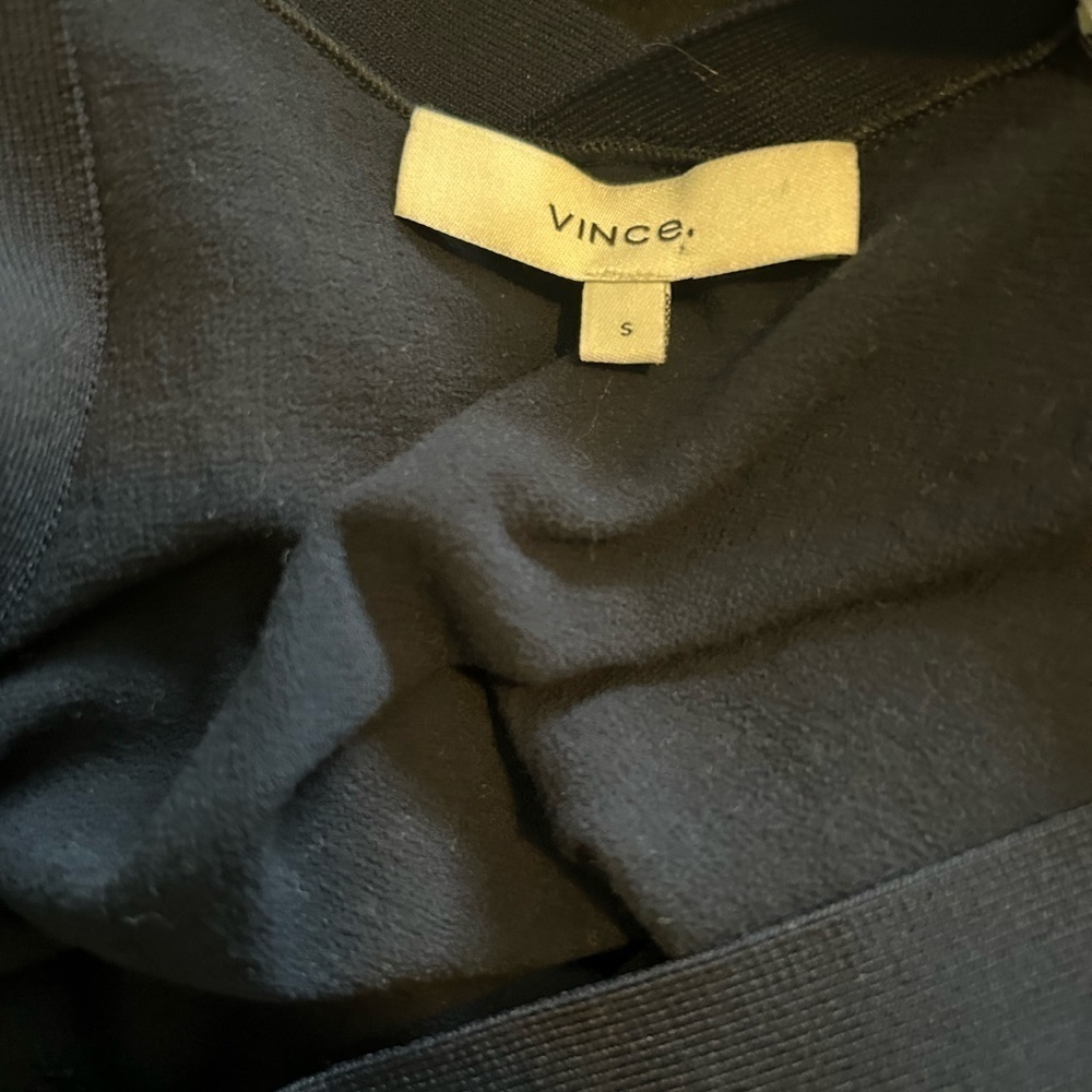 VINCE Three-Quarter Sleeve V-neck Top - Picture 6 of 10